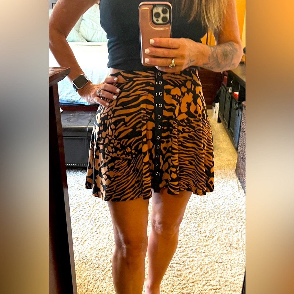 Cute mini skirt  with snap buttons up front